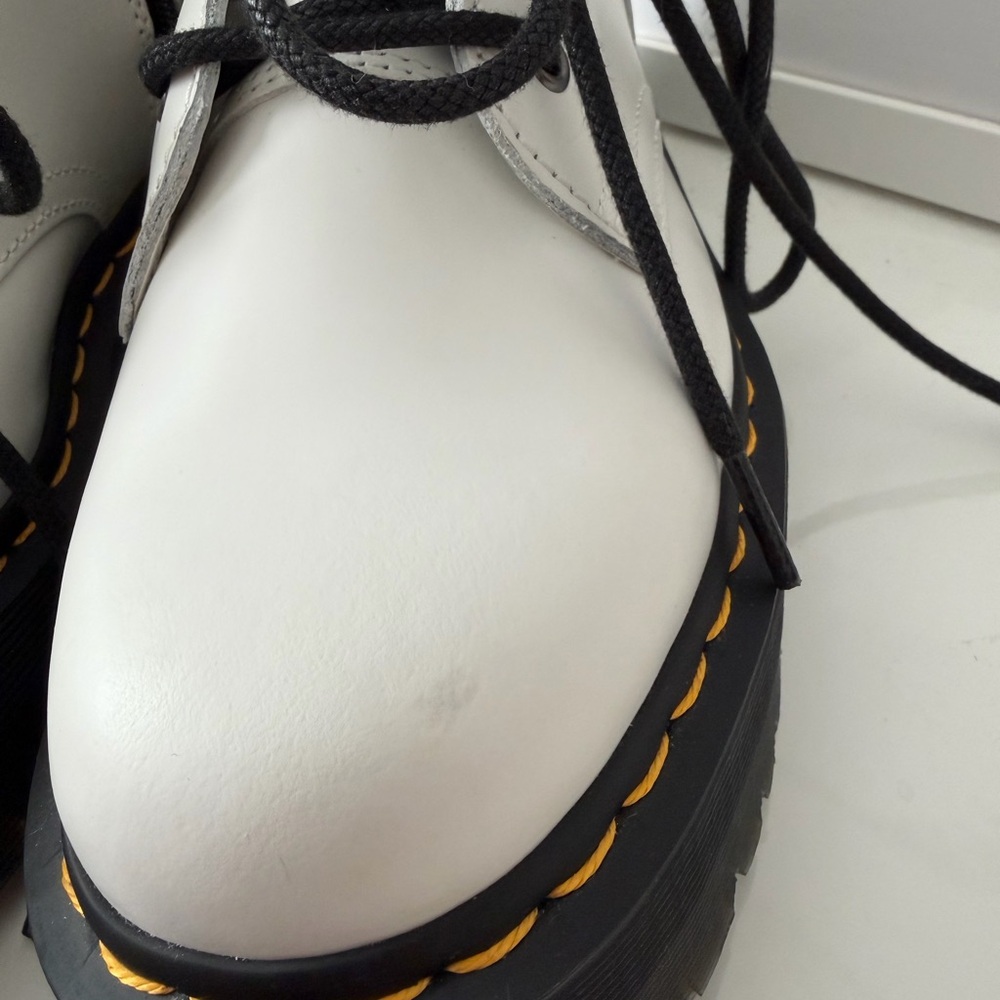 never worn Dr. Martens Air Wave White Platform Lace-Up Boots size 8 - Picture 5 of 6